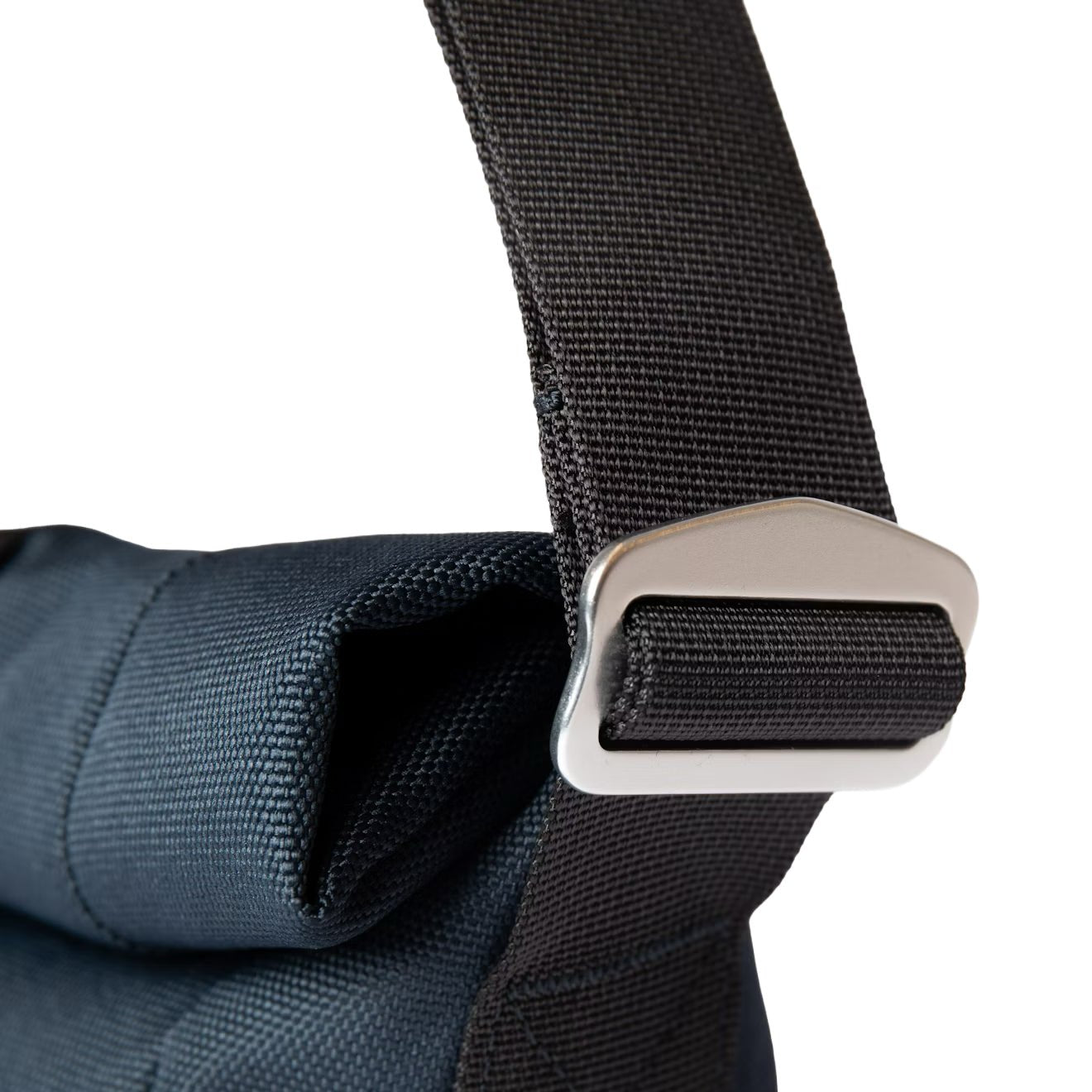 Sandqvist Icon Sacoche Navy - The Sporting Lodge