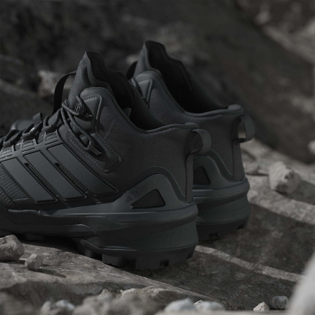Adidas Terrex  Hiking boots Skychaser Mid Black - The Sporting Lodge