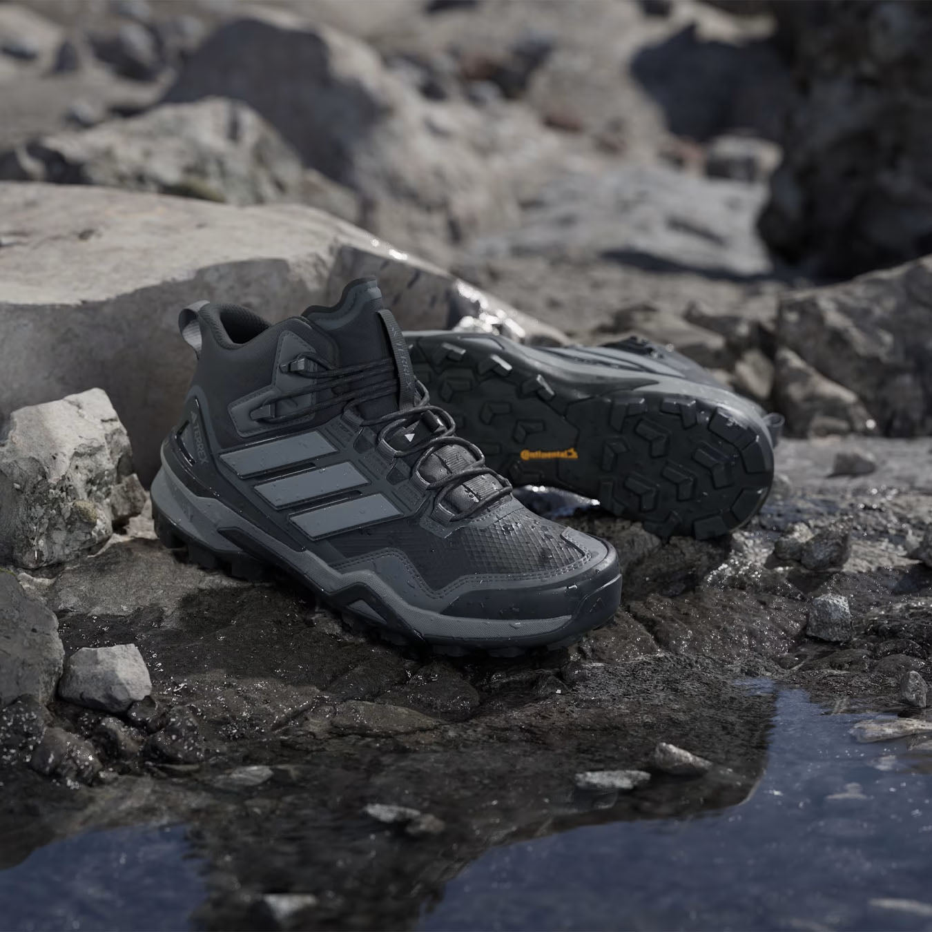 Adidas Terrex Womens Terrex Skychaser Hgiking boots Mid GTX Black - The Sporting Lodge