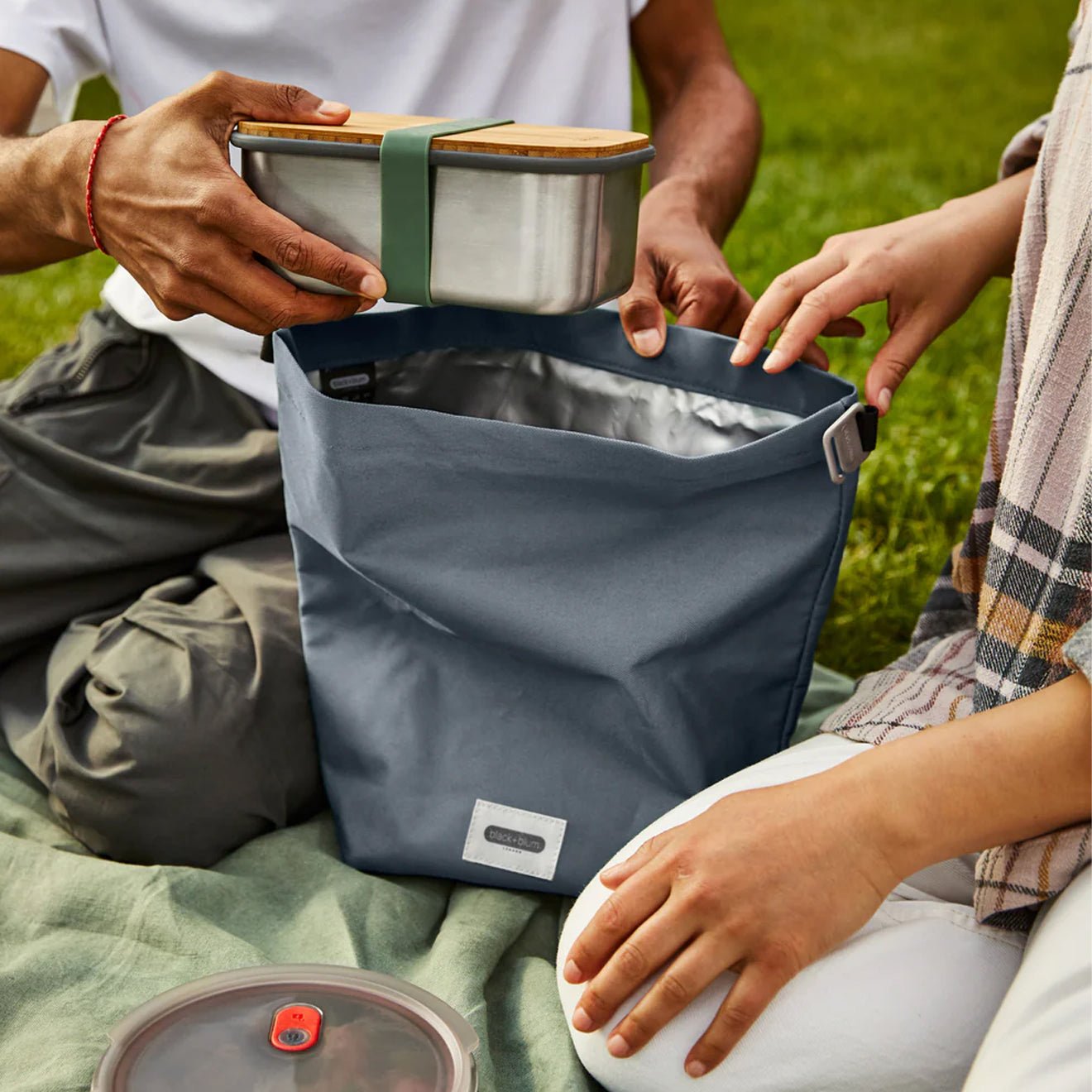 Black + Blum Lunch Bag Black - The Sporting Lodge