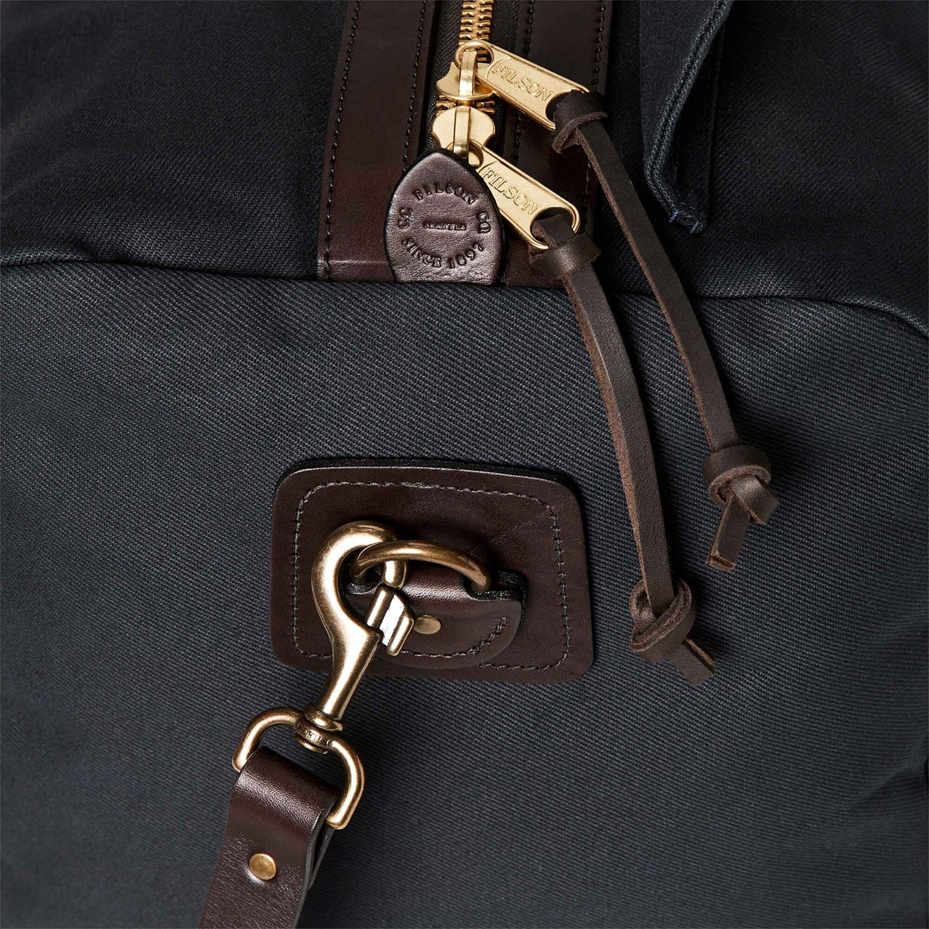 Filson Medium Duffel Holdall Navy