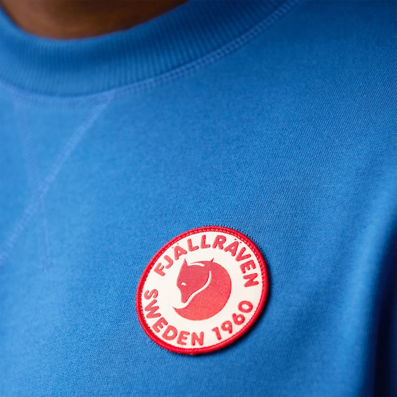 Fjallraven 1960 Logo Badge Sweater Fossil - The Sporting Lodge