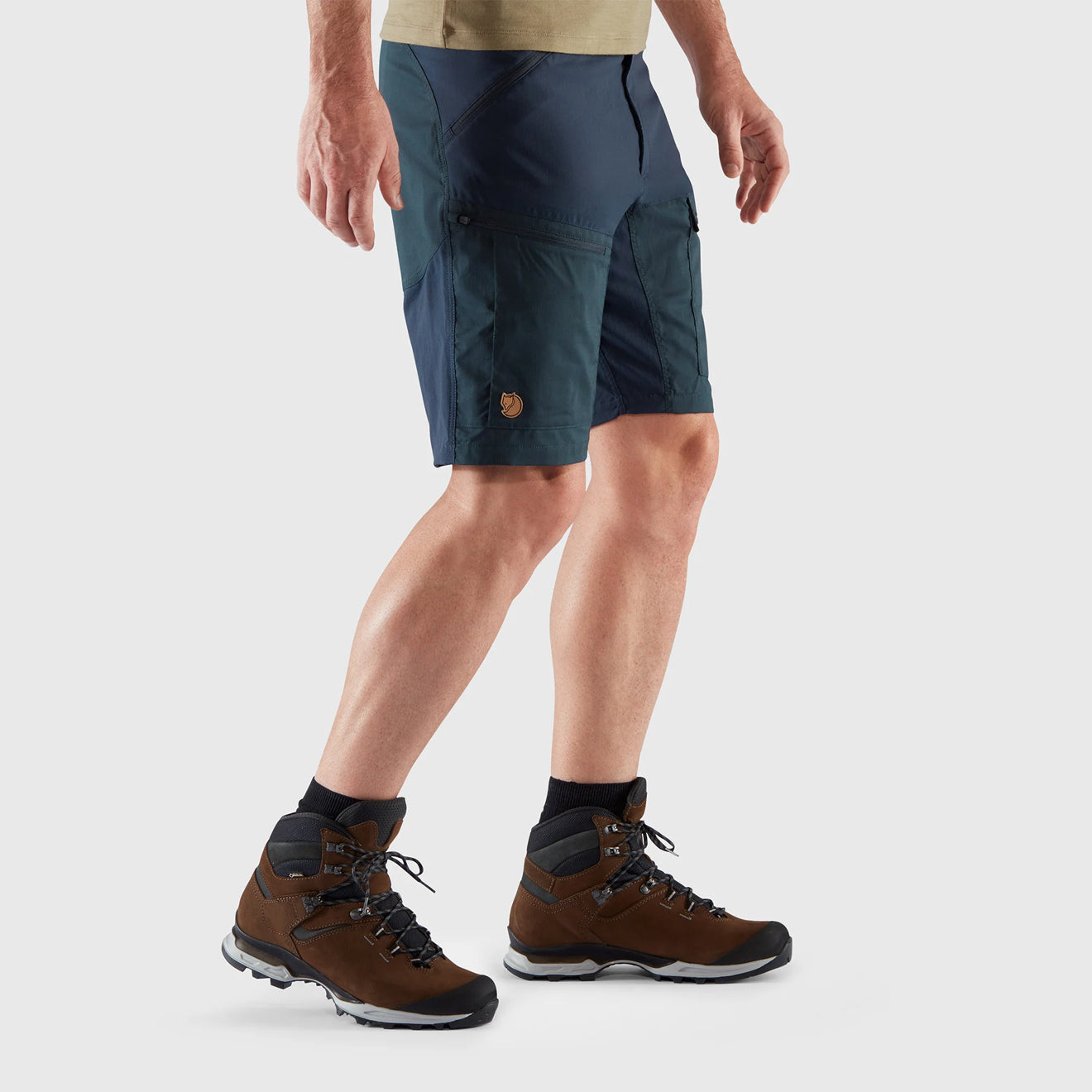 Fjallraven Abisko Midsummer Shorts Dark Grey / Black - The Sporting Lodge