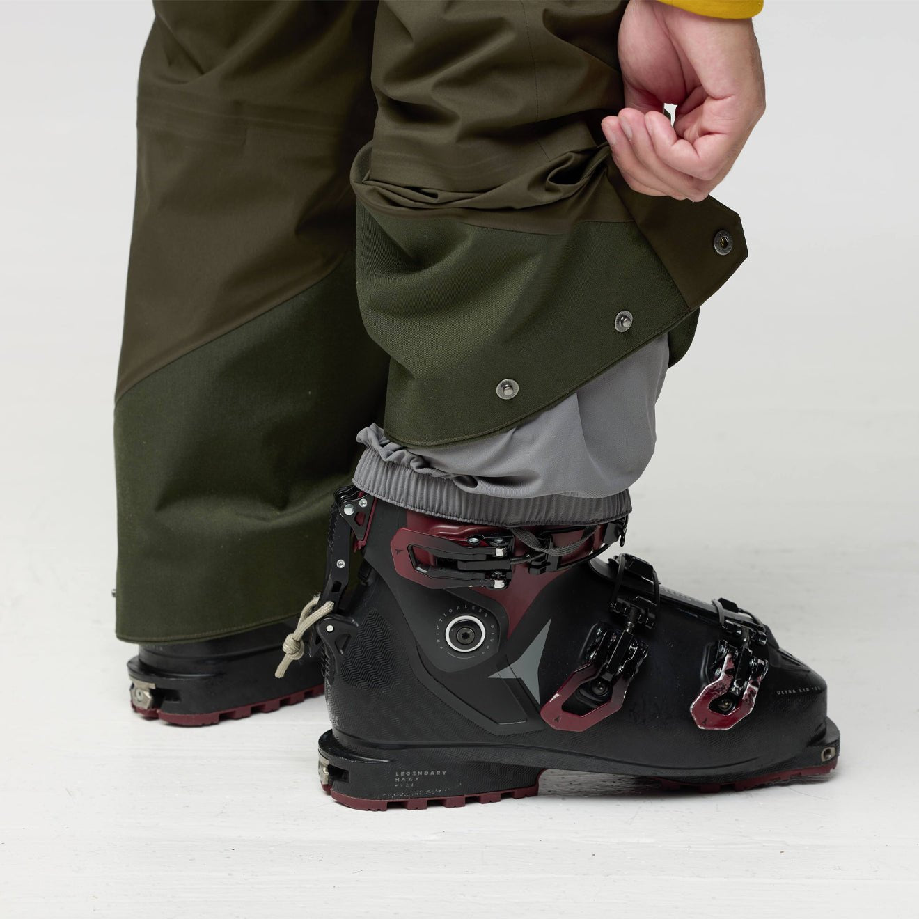 Fjallraven Bergtagen GTX Touring Trousers Deep Forest - The Sporting Lodge