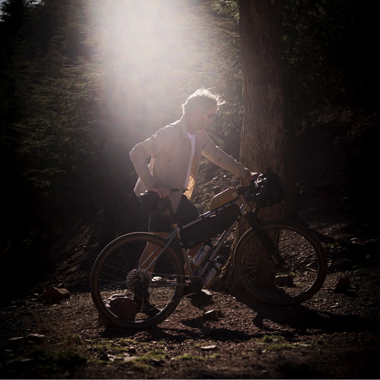 Fjallraven Hoja Rider's Wind Jacket Fossil - The Sporting Lodge