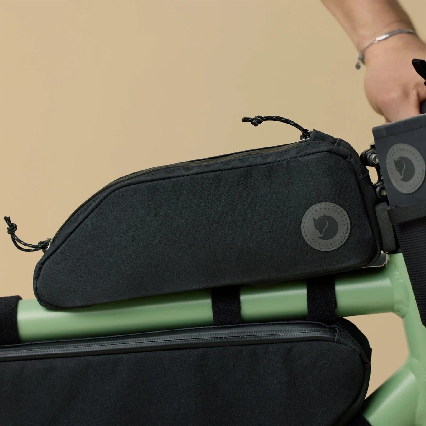 Fjallraven Hoja Top Tube Bag Black - The Sporting Lodge