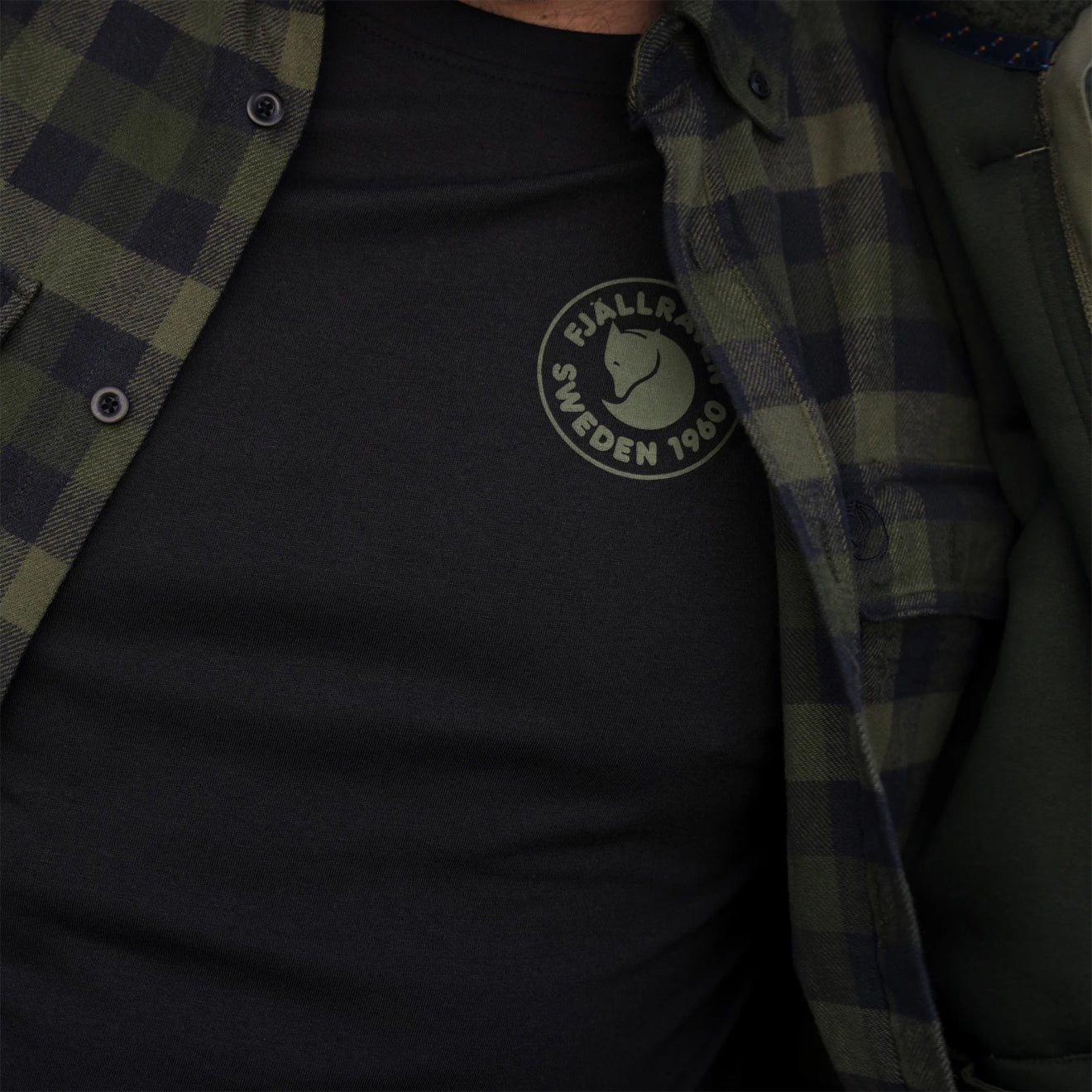 Fjallraven Skog Shirt Fossil / Dark Navy - The Sporting Lodge