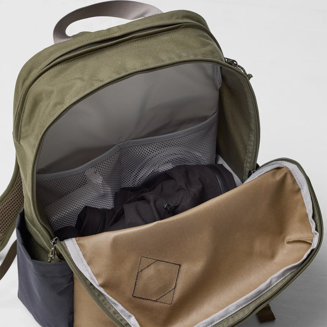 Fjallraven Vardag Backpack 17 Poppy Pink / Khaki Dust