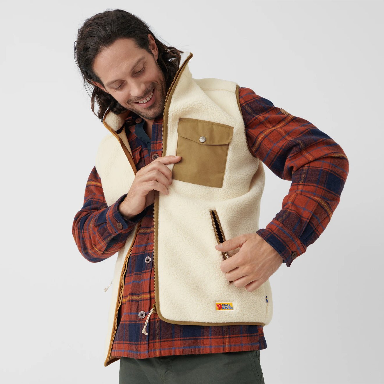 Fjallraven Vardag Pile Fleece Vest Dark Grey / Maroon - The Sporting Lodge