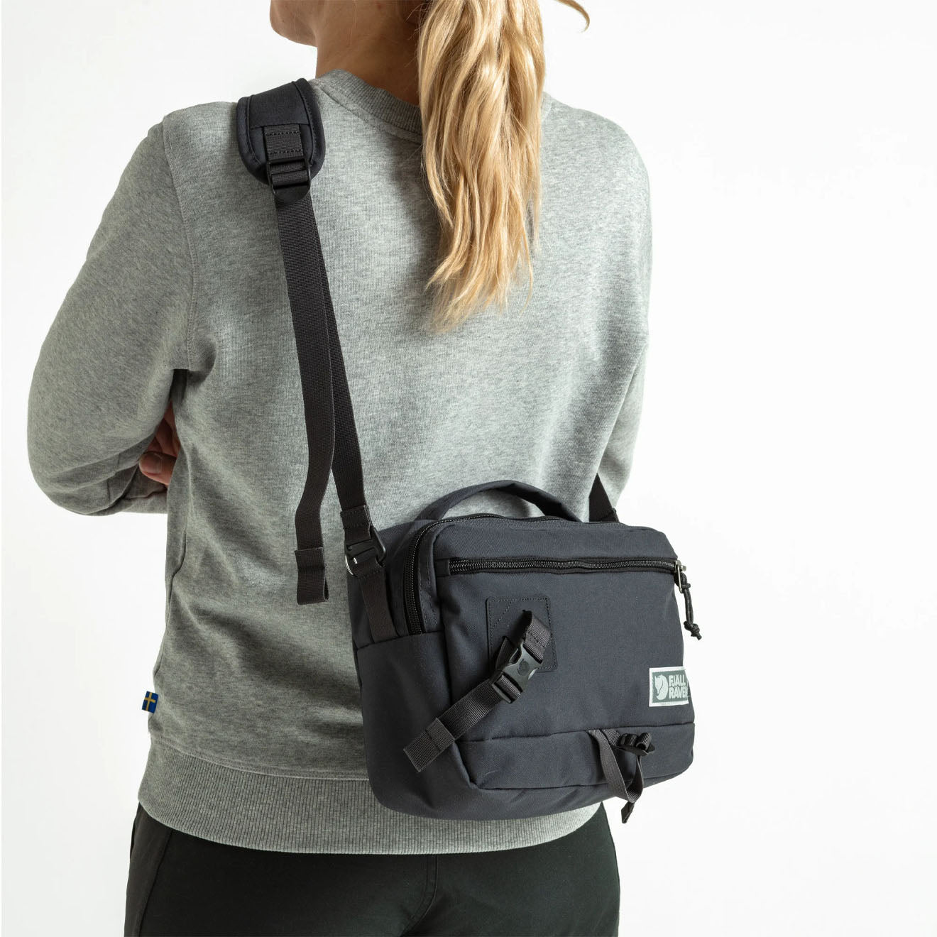 Fjallraven Vardag Shoulder Bag 6 Coal Black - The Sporting Lodge