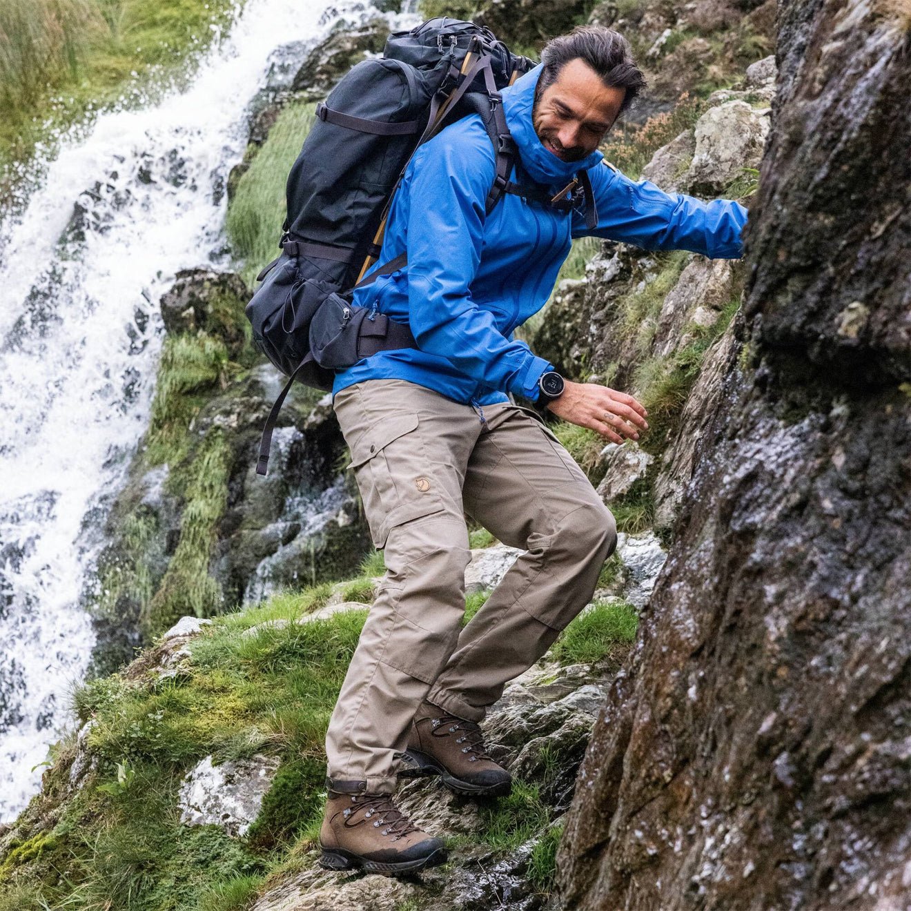 Fjallraven Vidda Pro Trousers Reg Leg Dark Grey / Black - The Sporting Lodge