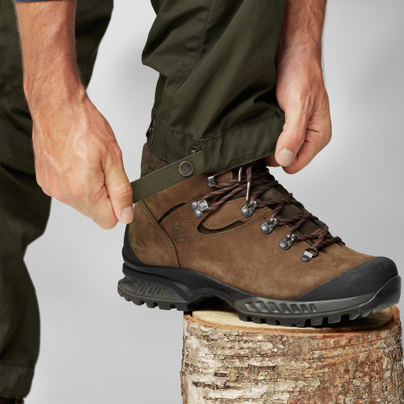 Fjallraven Vidda Pro Trousers Regular Dark Olive-Black - The Sporting Lodge