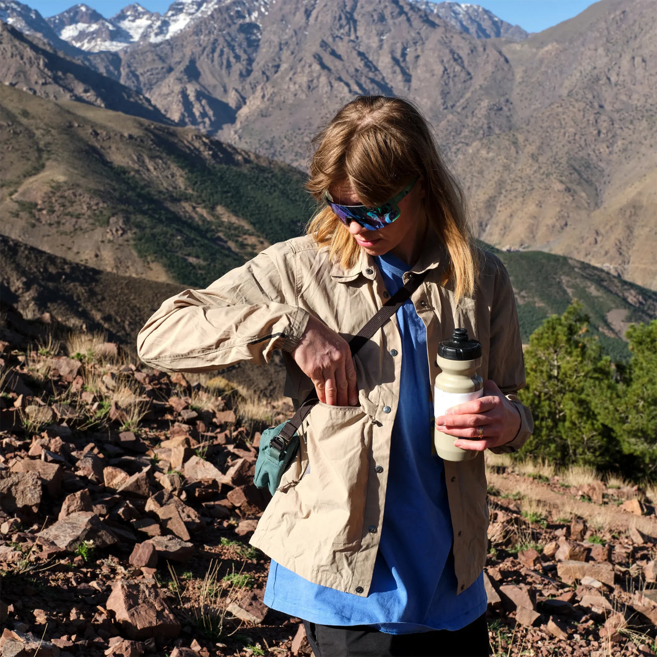 Fjallraven Womens Hoja Rider's Wind Jacket Fossil - The Sporting Lodge