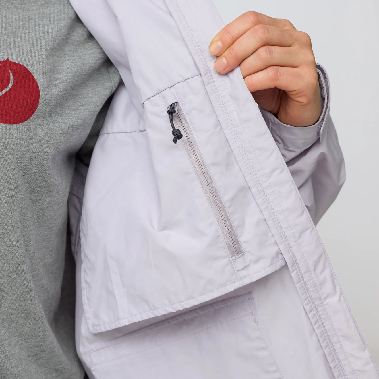 Fjallraven Womens Vardag Wind Jacket Lavender Mist - The Sporting Lodge