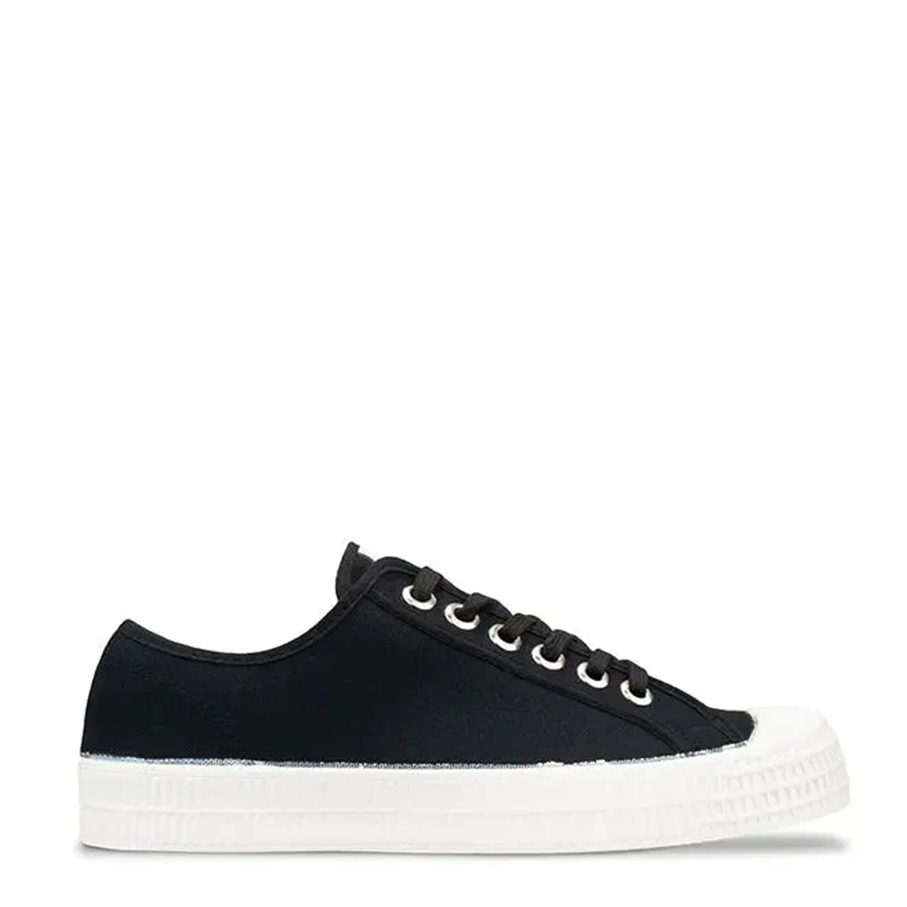 Novesta Star Master Trainer Black / White - The Sporting Lodge