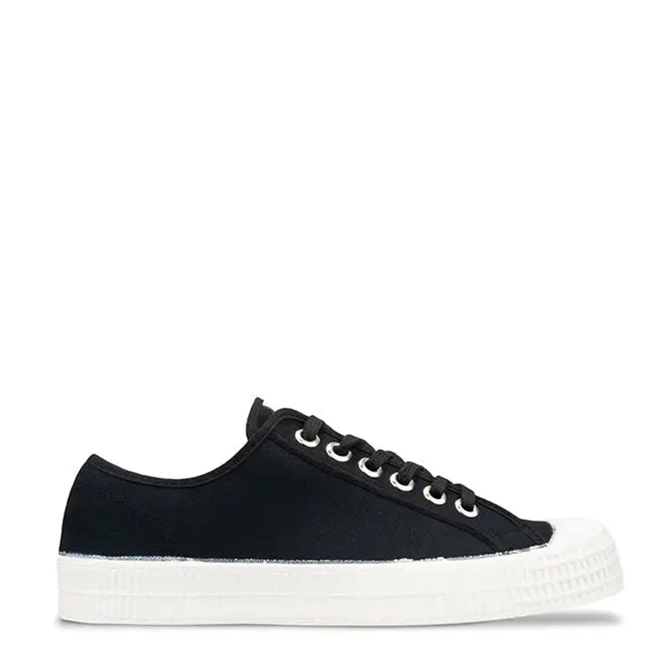 Novesta Star Master Trainer Black / White - The Sporting Lodge