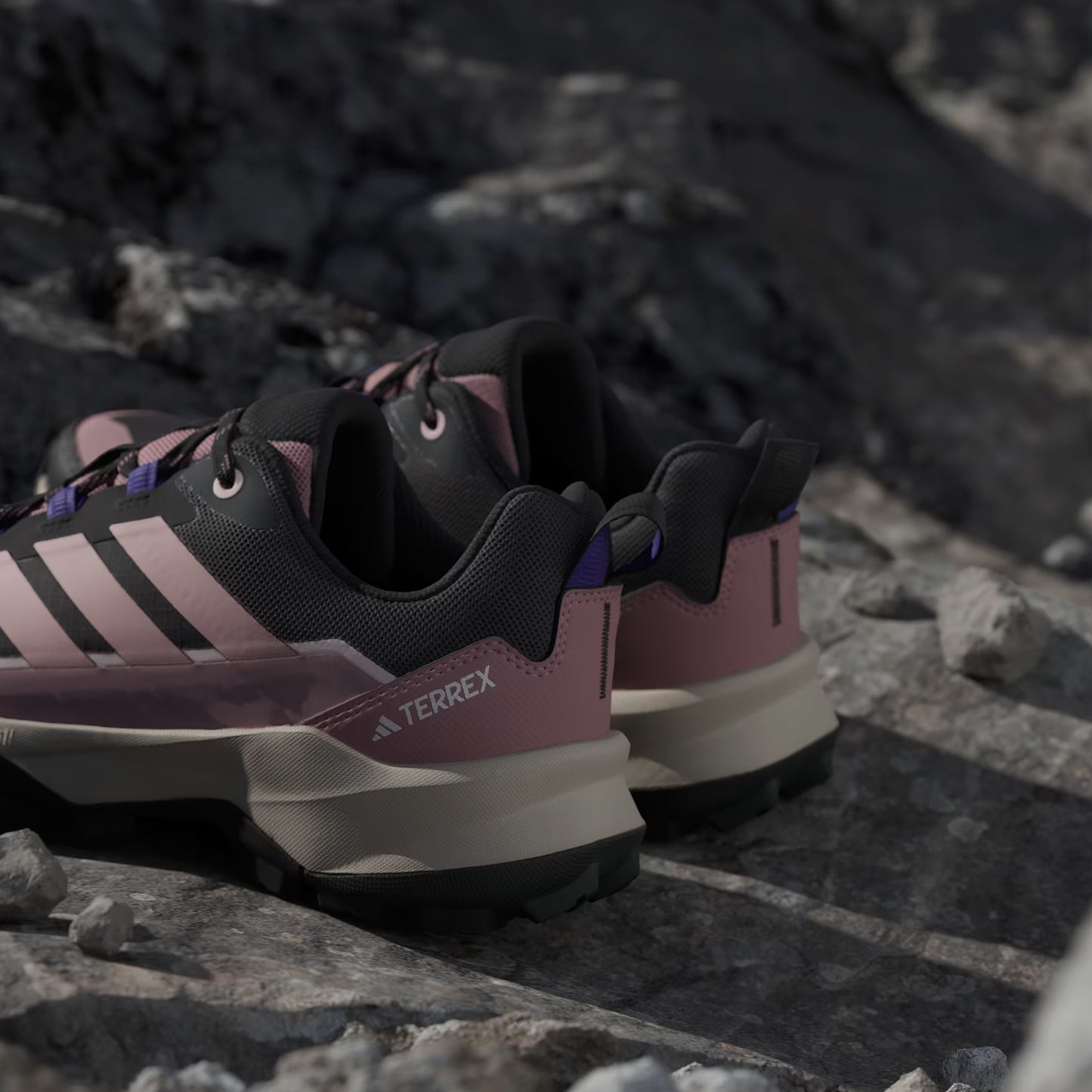 Adidas Terrex Womens Skychaser AX5 Trainer Gore-Tex Core Black / Core Black / Dual Lilac