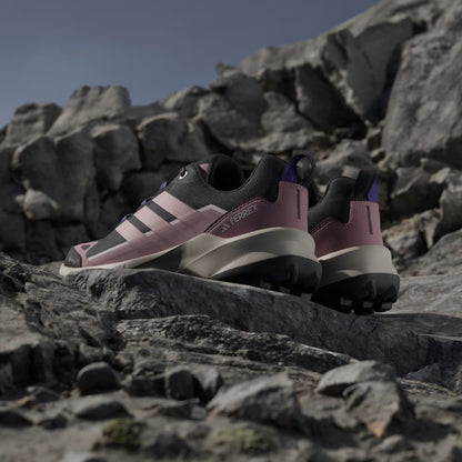 Adidas Terrex Womens Skychaser AX5 Trainer Gore-Tex Core Black / Core Black / Dual Lilac