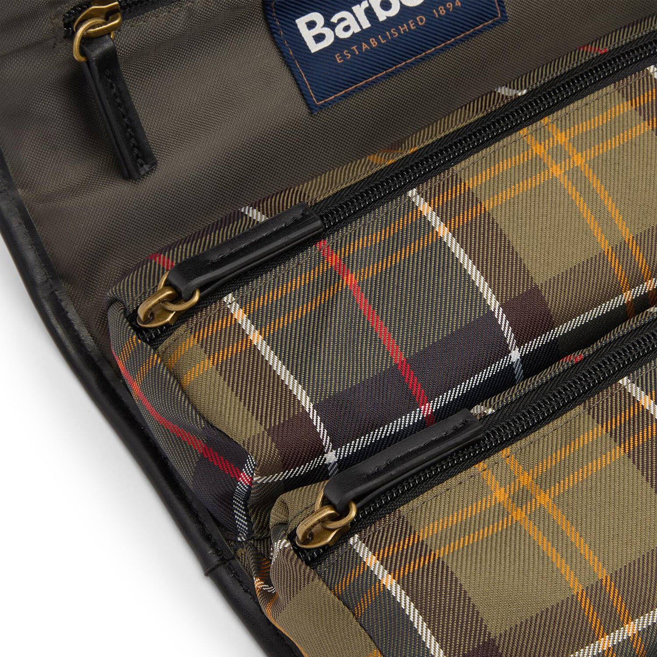 Barbour Tartan Hanging Washbag Classic/Beacon - The Sporting Lodge