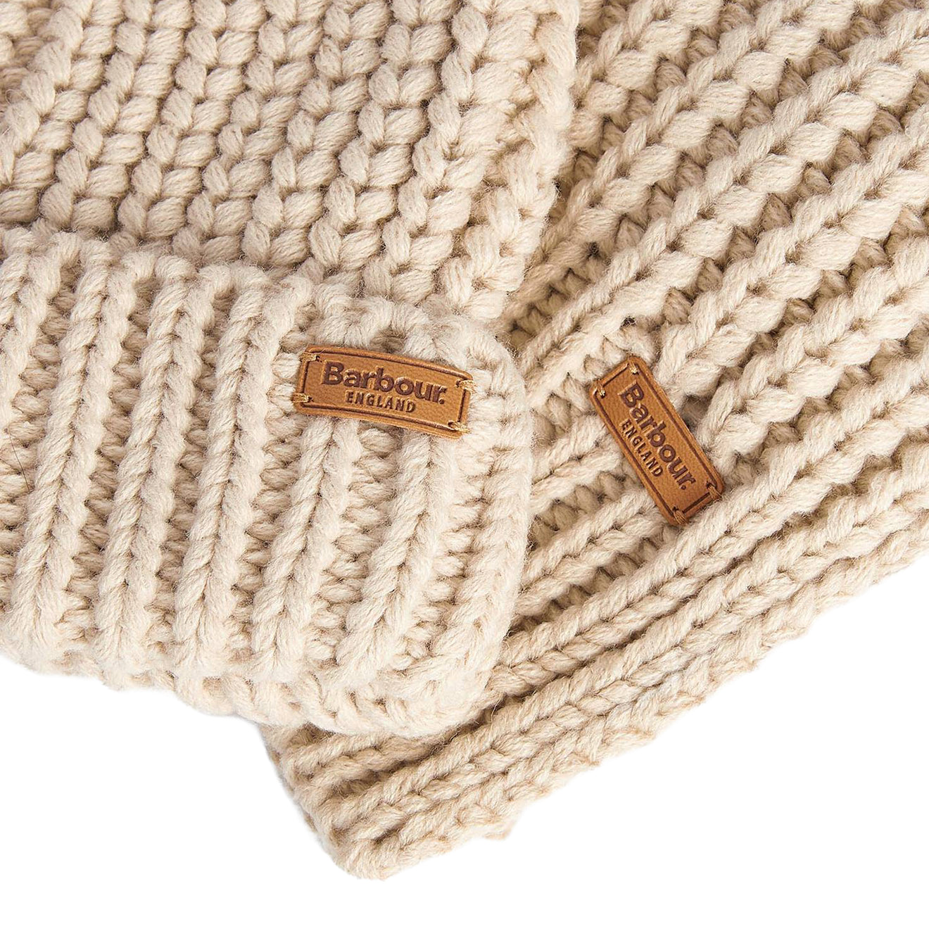 Barbour Womens Saltburn Beanie & Scarf Gift Set Pearl