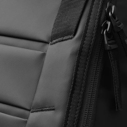 DB Hugger Backpack 20L Black Out