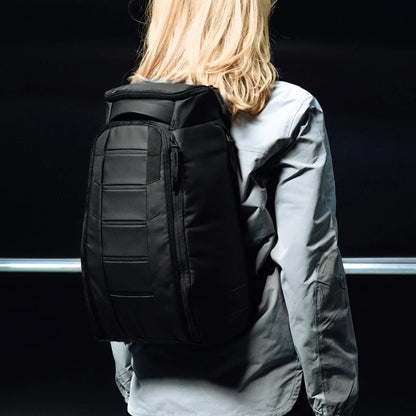 DB Hugger Backpack 20L Black Out
