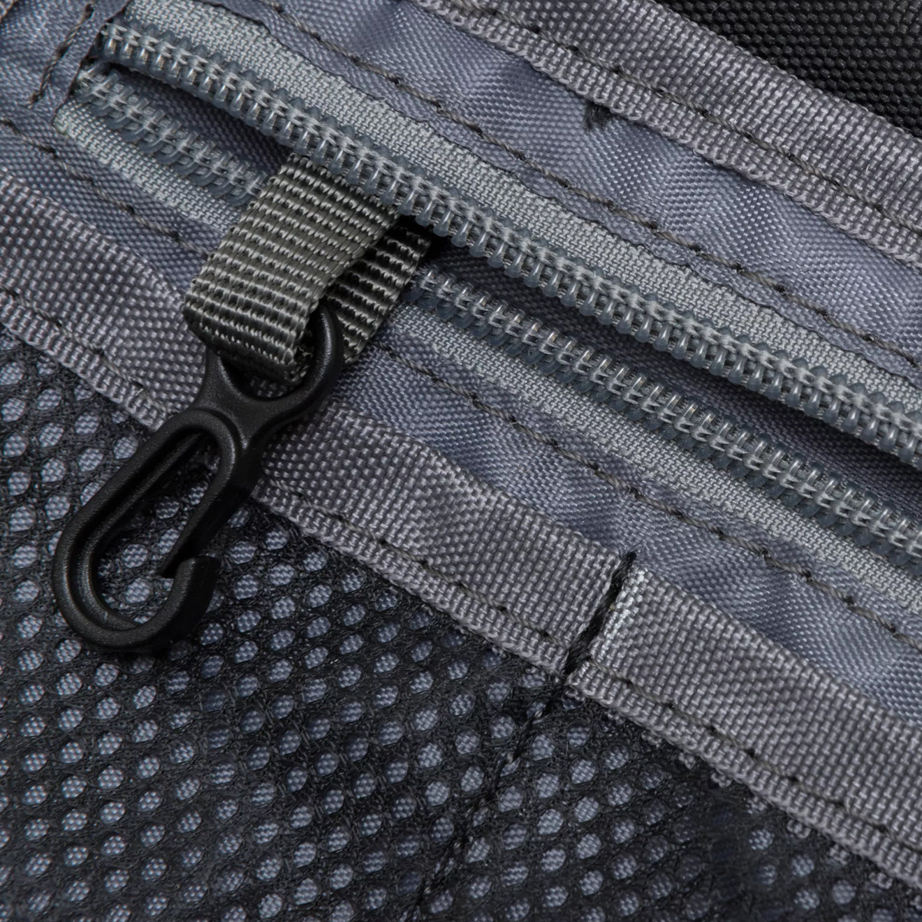 Elliker Crossbody Bag 2L Black - The Sporting Lodge