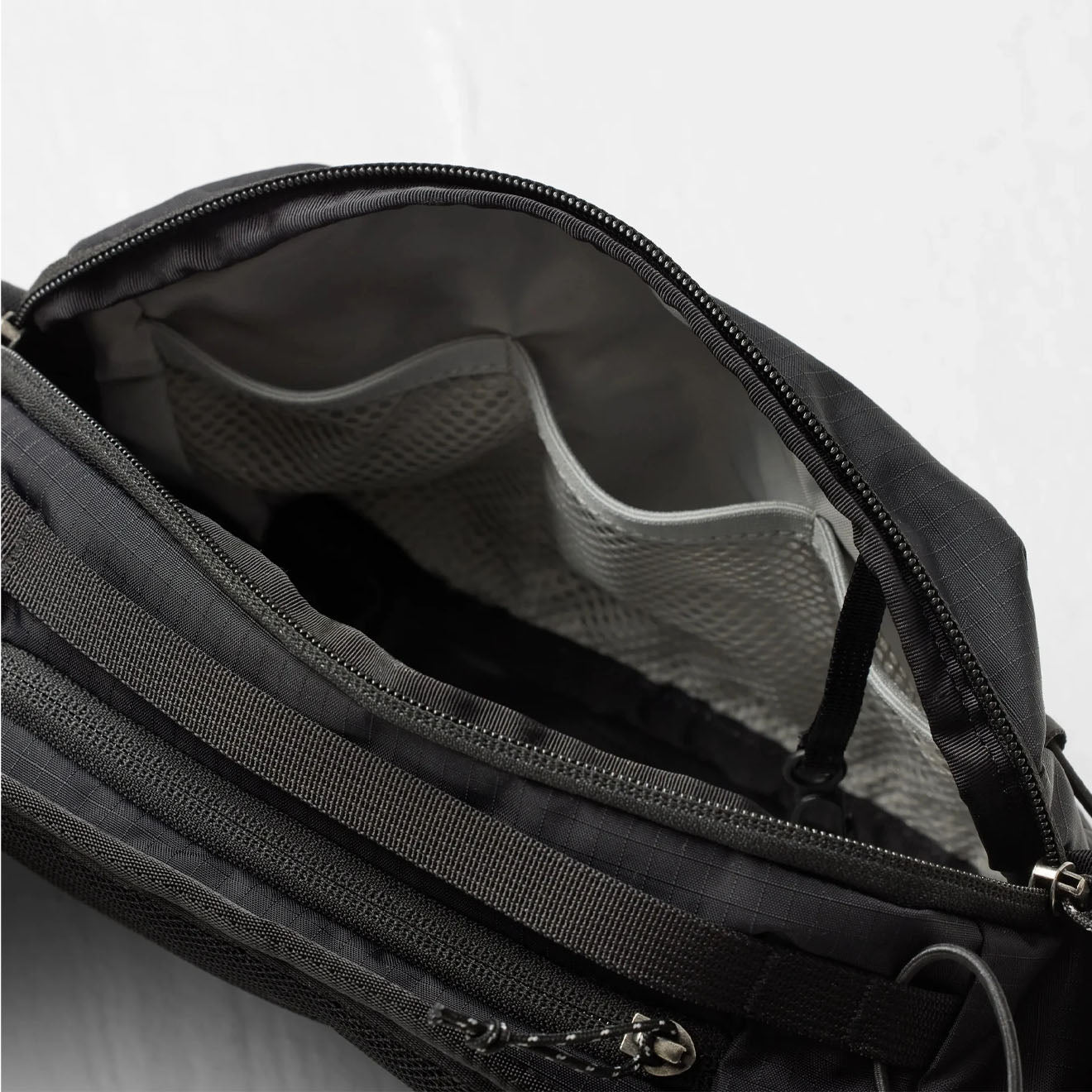Fjallraven Abisko Hip Pack 6 Black - The Sporting Lodge