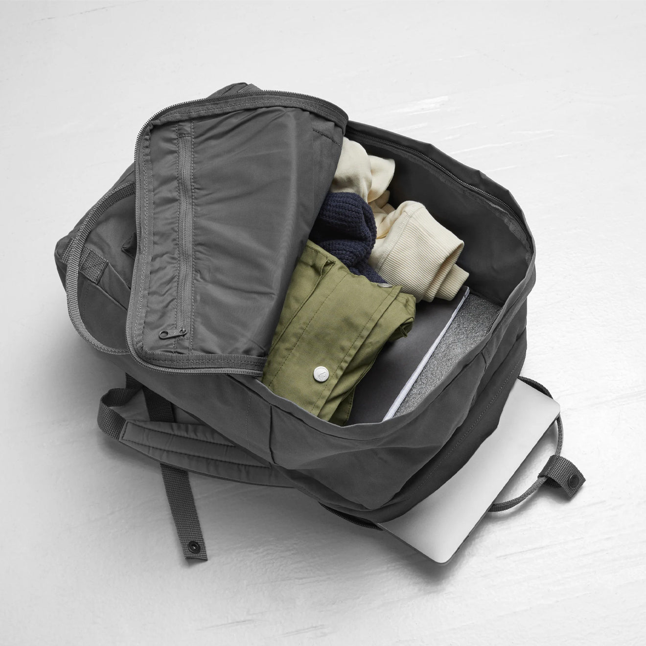 Fjallraven Kanken Laptop 17 Green - The Sporting Lodge