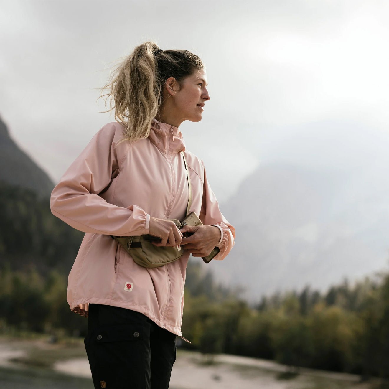 Fjallraven Womens High Coast Wind Hoodie Soft Jade