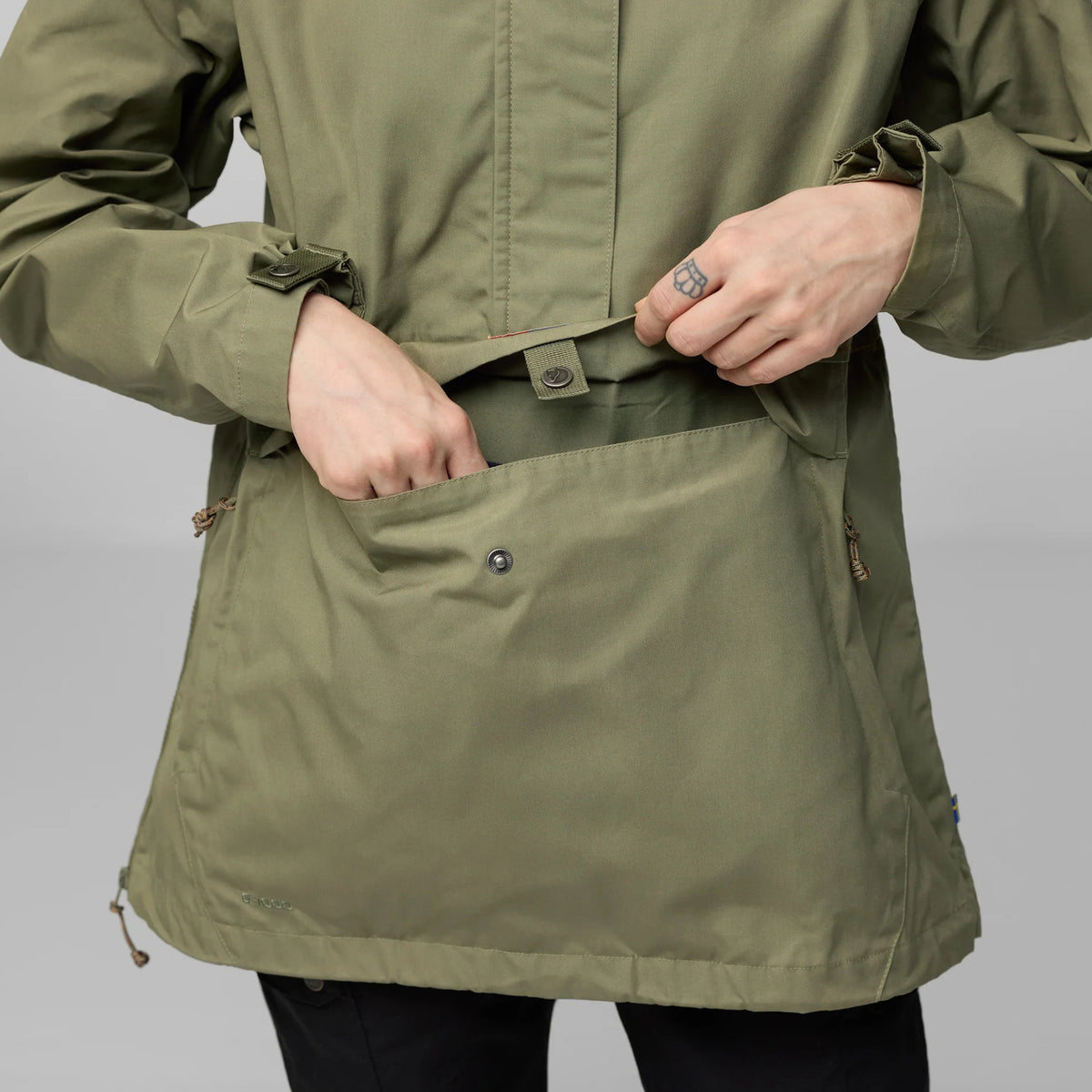 Fjallraven Womens Vardag Anorak Green