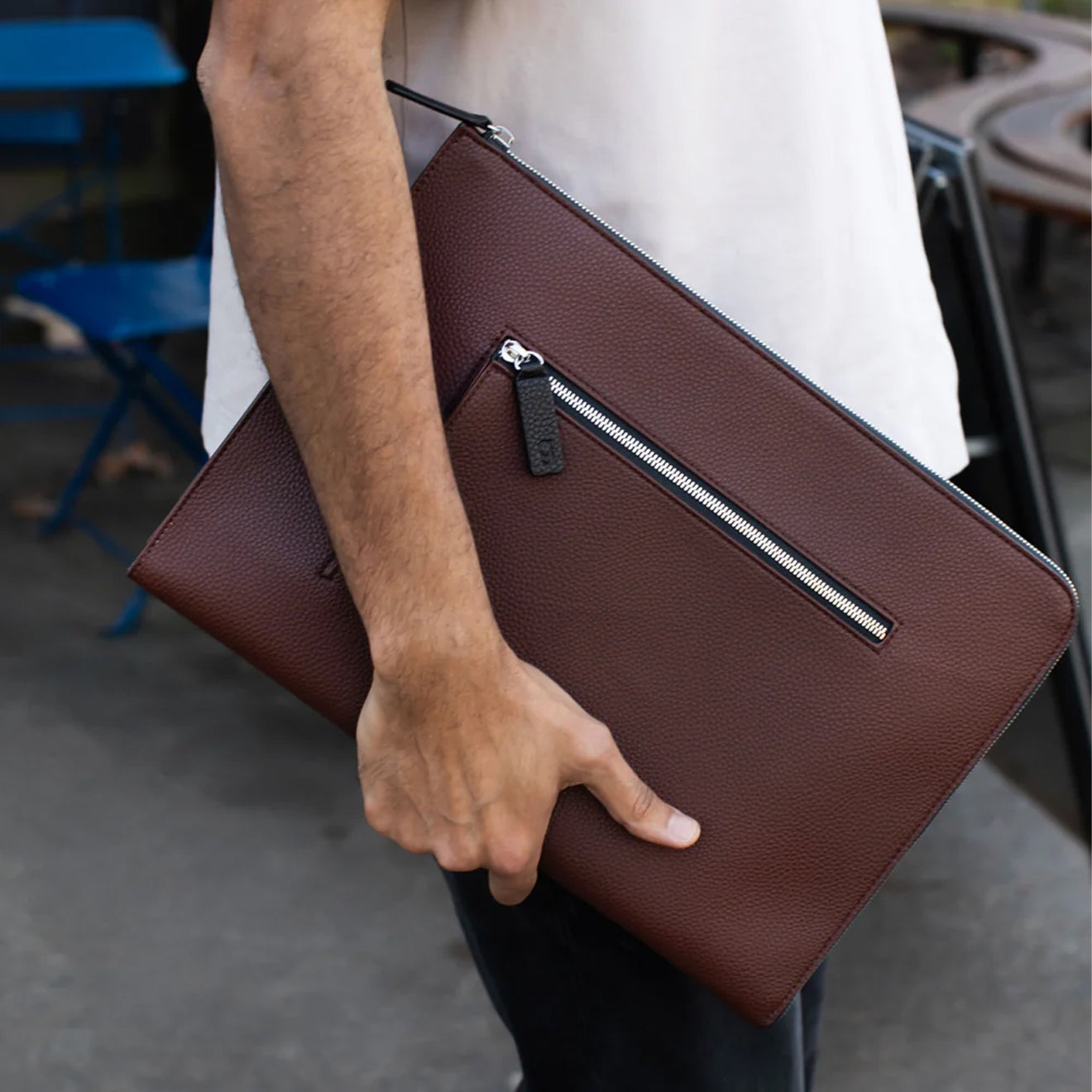 Caroline Gardner 16-Inch Tech Sleeve Wine