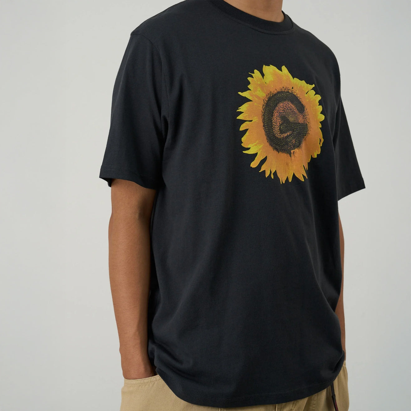 Gramicci G-Flower Tee Vintage Black
