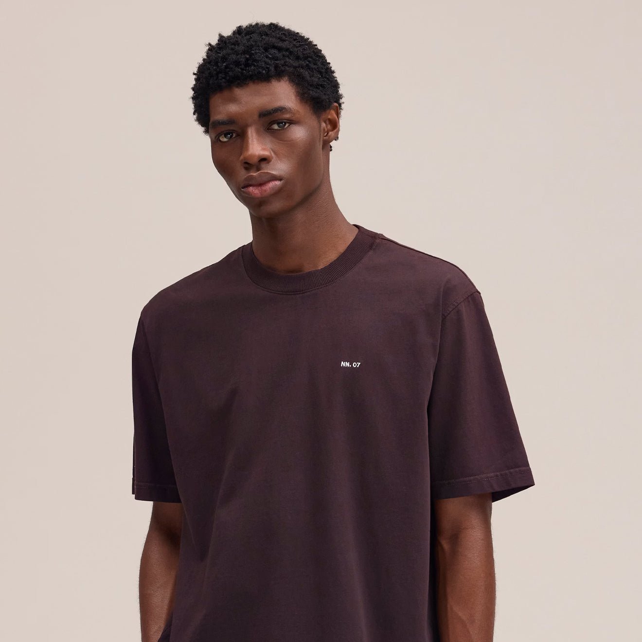 NN07 Adam Tee Deep Truffle