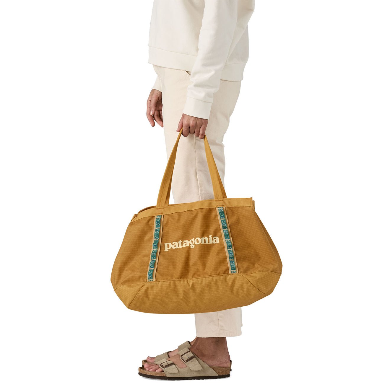 patagonia black hole tote - 25l Patagonia Black Hole Tote 25L Pufferfish Gold – The Sporting Lodge