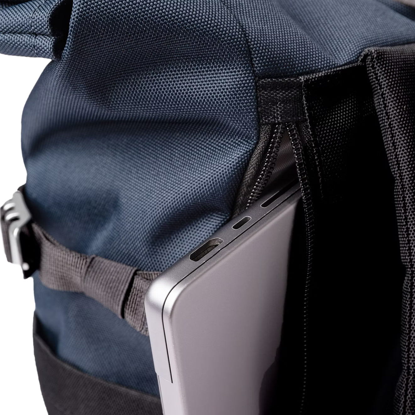 Sandqvist Icon Rolltop Backpack Medium Multi Black / Navy