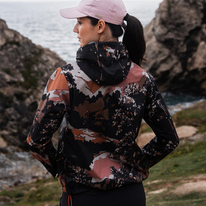 Sealskinz Womens Beckett Printed Packable Windbreaker Brown