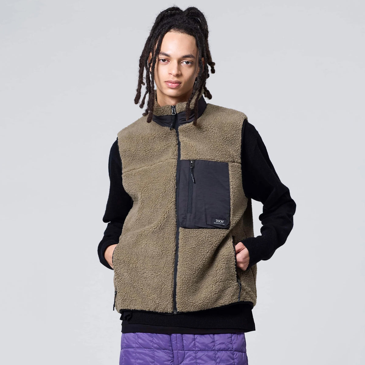 Taion Mountain W-Zip Boa Hi Neck Vest Dark Beige / Black