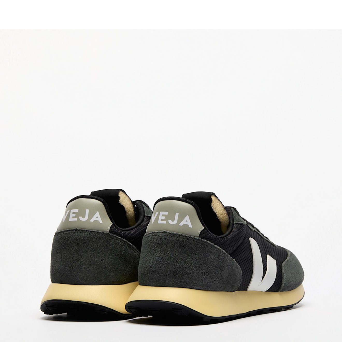 Veja Rio Branco II Alveomesh Trainer Black White