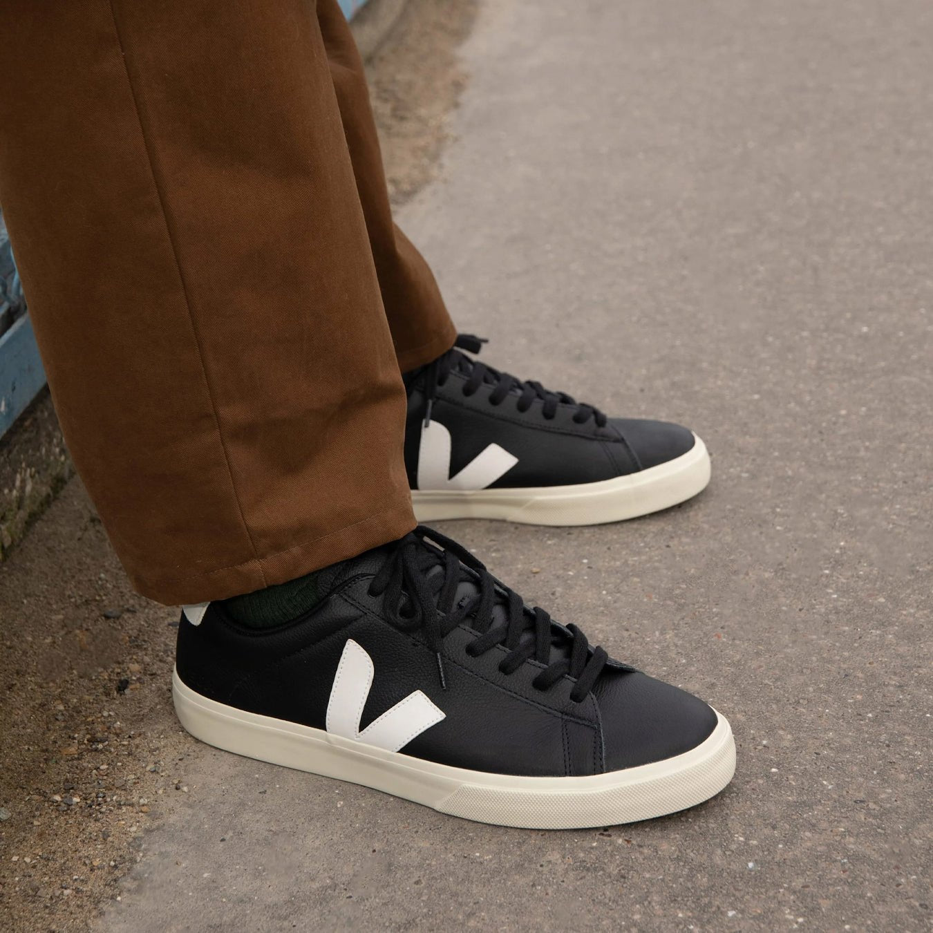 Veja Womens Campo Leather Trainer Black White - The Sporting Lodge
